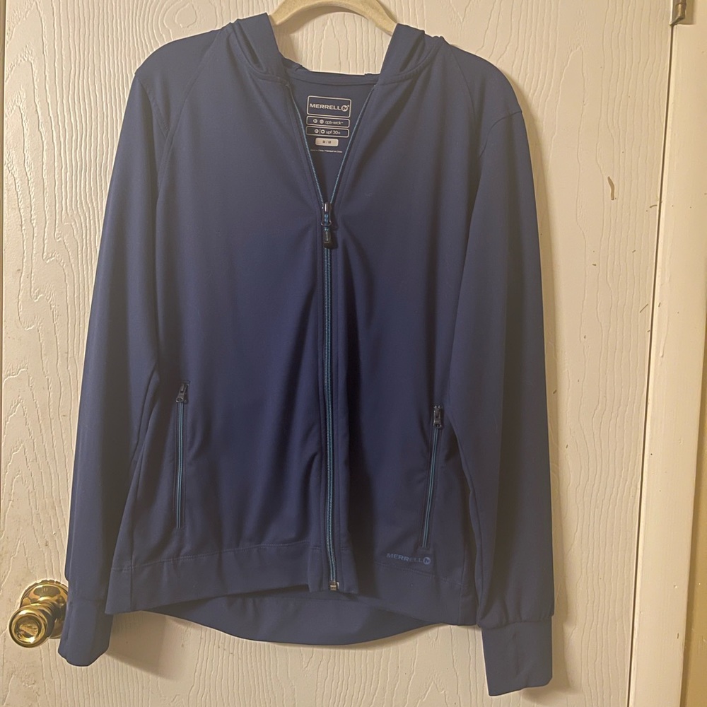 Merrell zip up hoodie in size medium